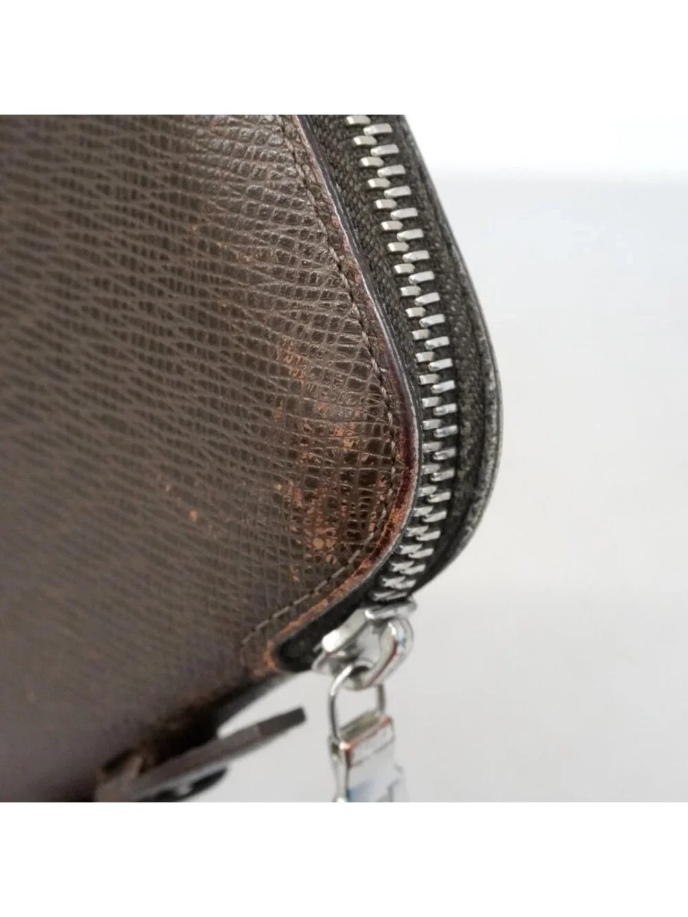 Louis Vuitton Wallet Taiga Organizer Atoll Grizzly